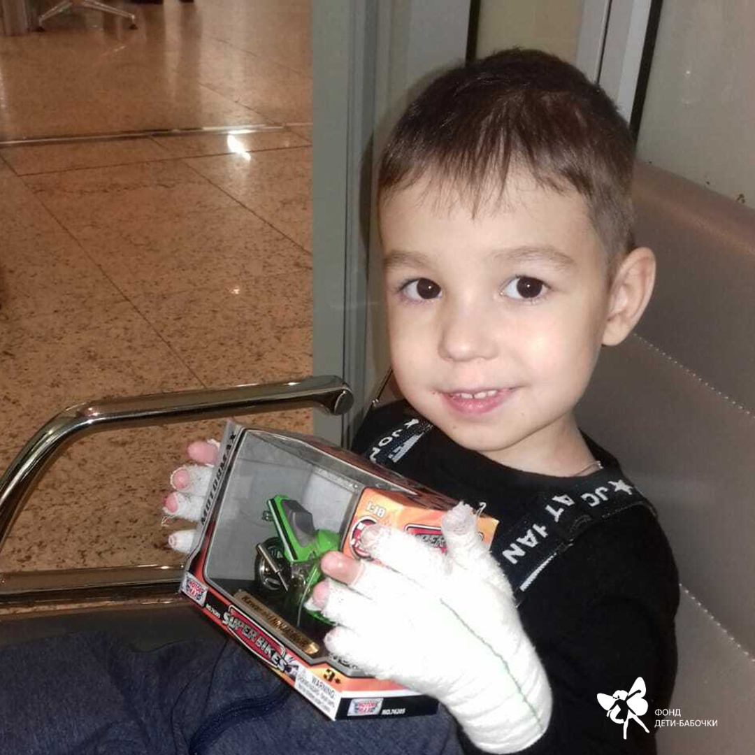 Илья Никишин