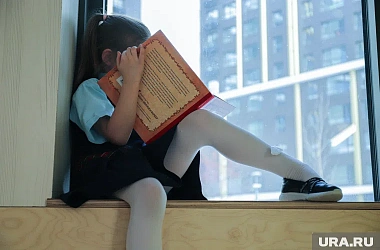 В свердловской школе появится девочка с загадочным диагнозом — это ребус для ученых