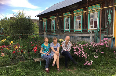 «Год прожила — хорошо, месяц прожила — мой месяц»: история борьбы брата и сестры с тяжелой болезнью кожи