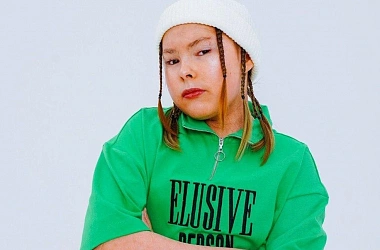 «Просто такая кожа»: девочка-«рыбка» из Новосибирска научилась жить с ихтиозом и не стесняться — она ведет блог и танцует